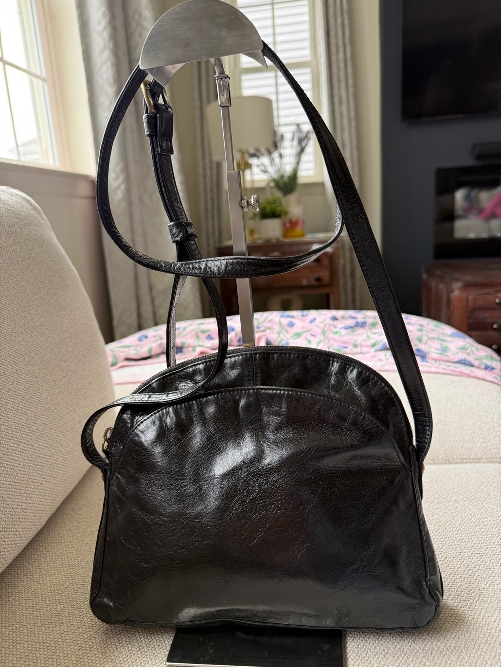Hobo crossbody bag